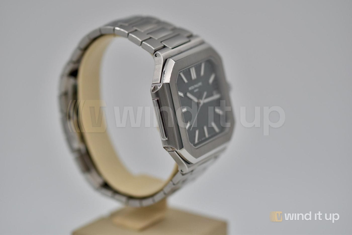 Cubitus case and bracelet